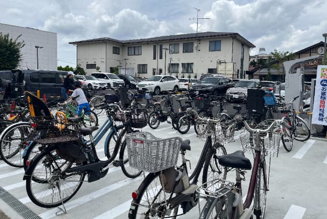 ライフ店舗横駐輪場