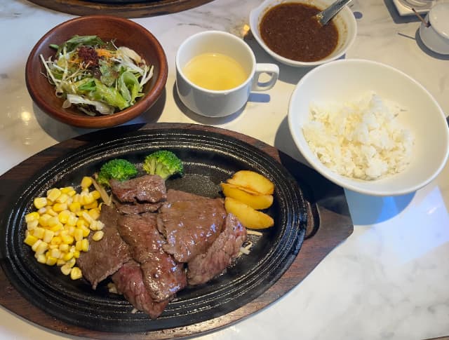 大井町銭場精肉店ランチステーキ