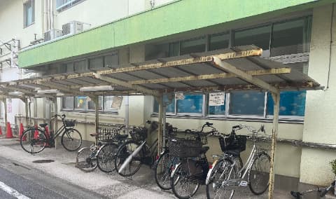 源氏前図書館駐輪場