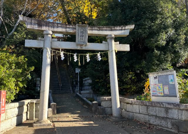 田園調布八幡神社入口