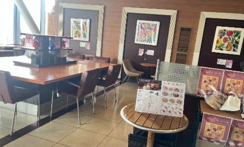 エクセルシオール店内