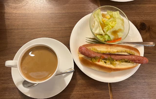 珈琲館モーニング粗挽きソーセージのホットドック780円