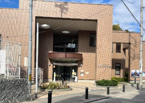 洗足池図書館外観