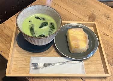 冷やし抹茶とレモンとカルダモンの浮島