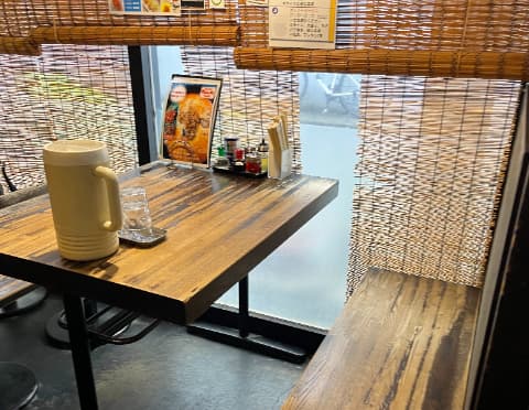 たんやテーブル席.